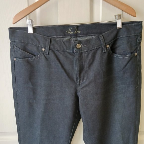 NEW LONG Old Navy Women's Diva Bootcut Low Rise StretchDark Wash Jeans Size 14L - Picture 3 of 11